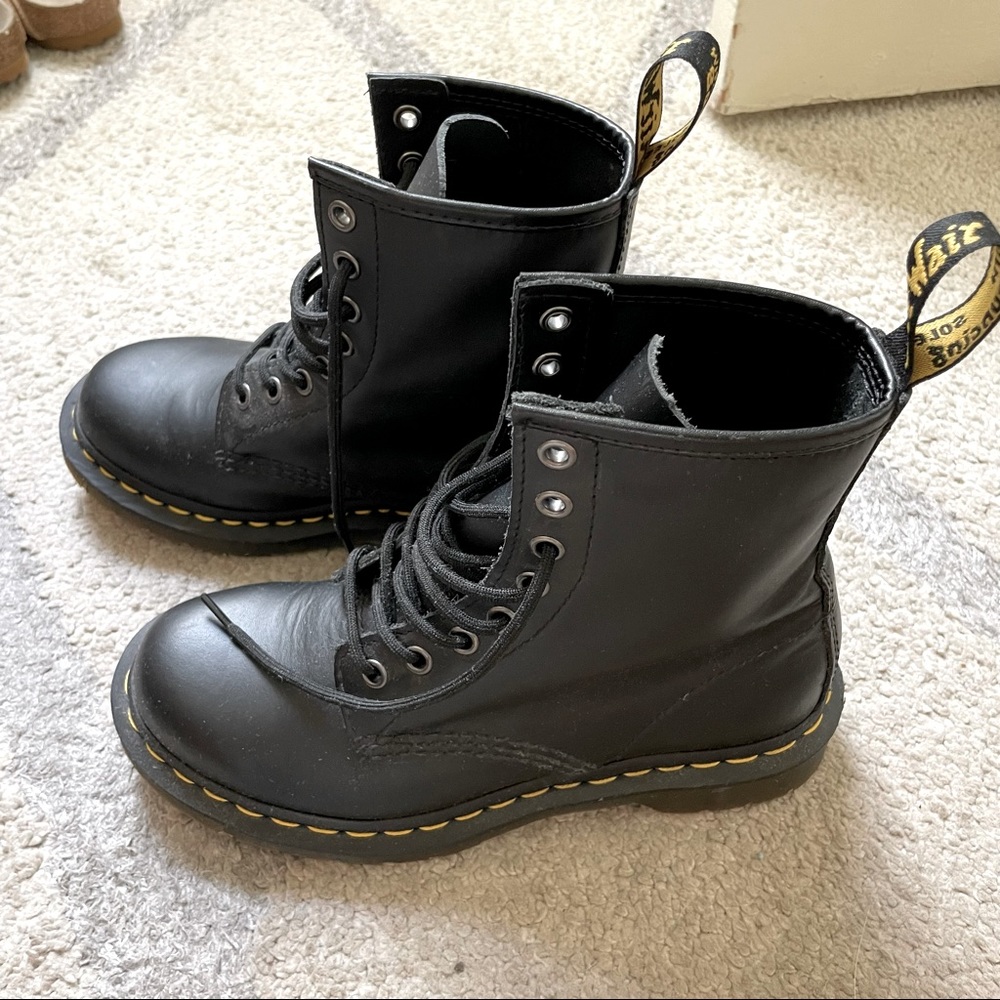 Dr. Martens 1460 W Black Smooth Size 6